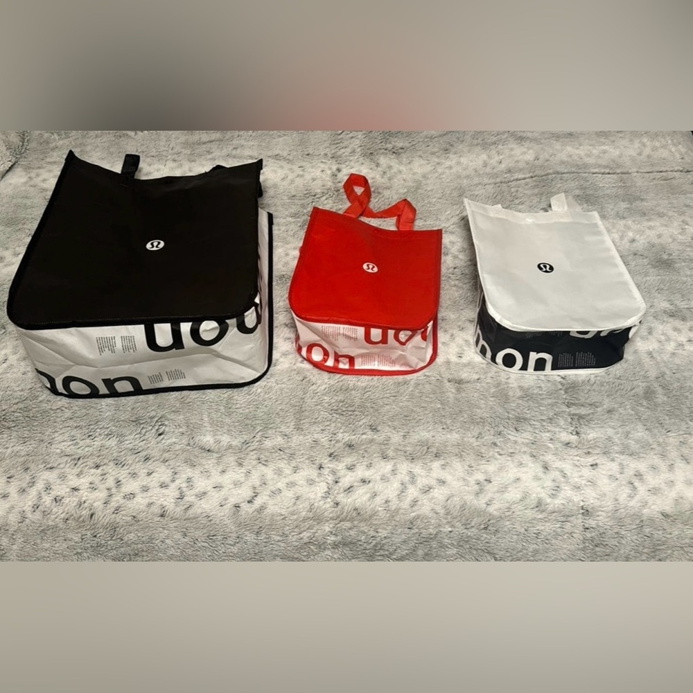 Lululemon reusable bags